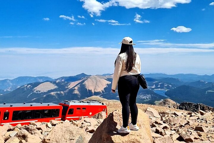 Pikes Peak COG Railway & Garden of Gods Tour
