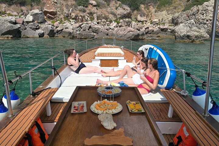 Half Day Private Guided Boat Tour in Taormina