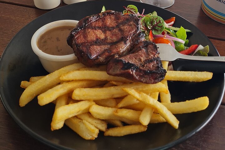 Townsville Boat Cruise & Yacht Club Lunch Package Sailing Charter