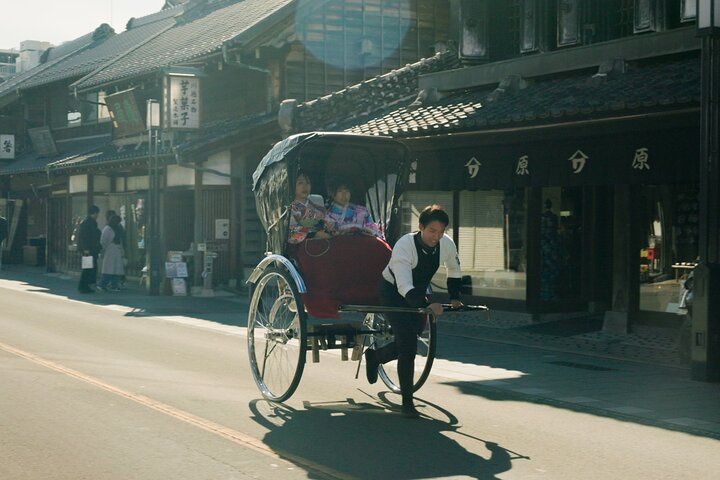 Kawagoe Walking Tour with Local Student Guide & Photographer