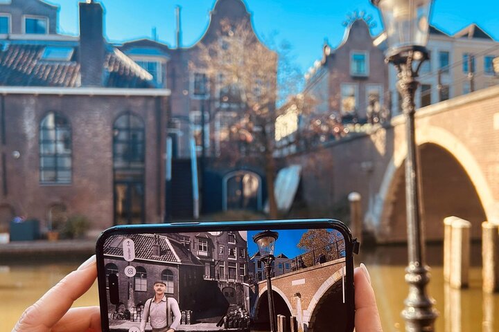 Utrecht Historic City: a Self-Guided Augmented Reality Tour