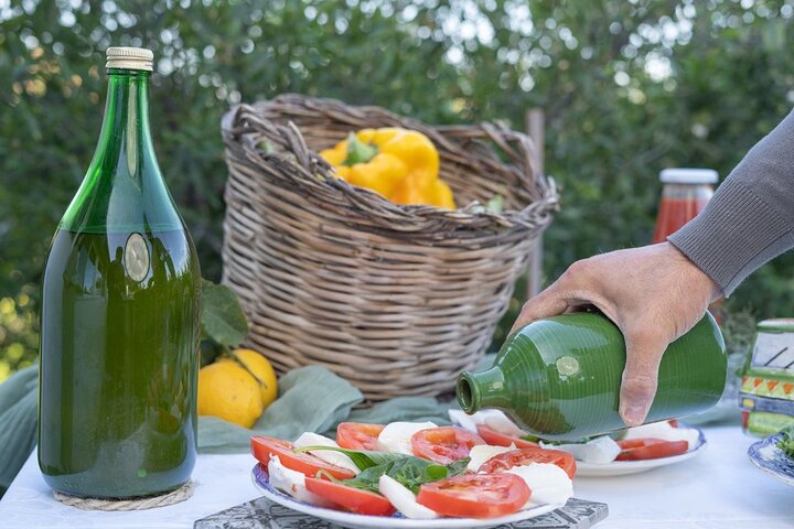 Cooking class in a villa with Palermo view