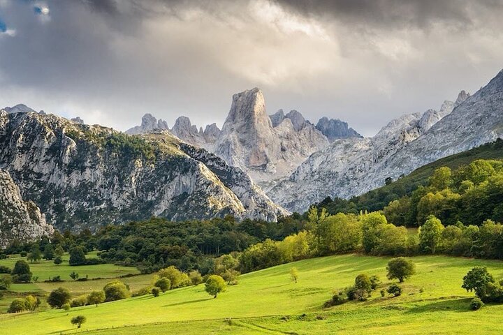 Picos de Europa : Bunnes with funicular and Cabrales cheese cave