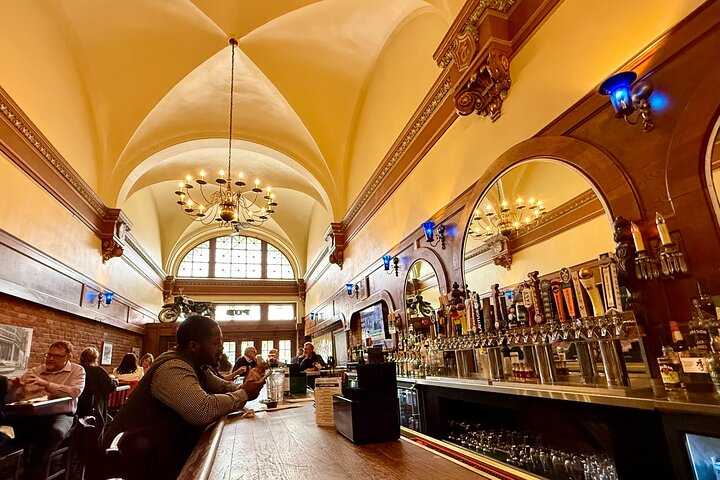 Detroit Downtown Food Tour with 6+ Iconic Tastings in Motor City