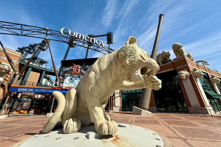 Detroit Downtown Food Tour with 6+ Iconic Tastings in Motor City