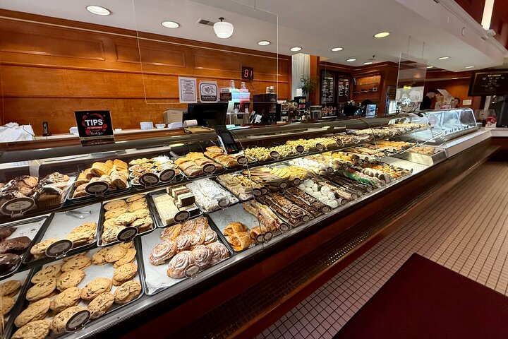Detroit Downtown Food Tour with 6+ Iconic Tastings in Motor City