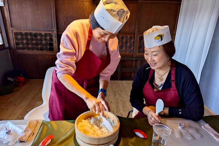 Little EDO Sushi Making workshop in Kawagoe