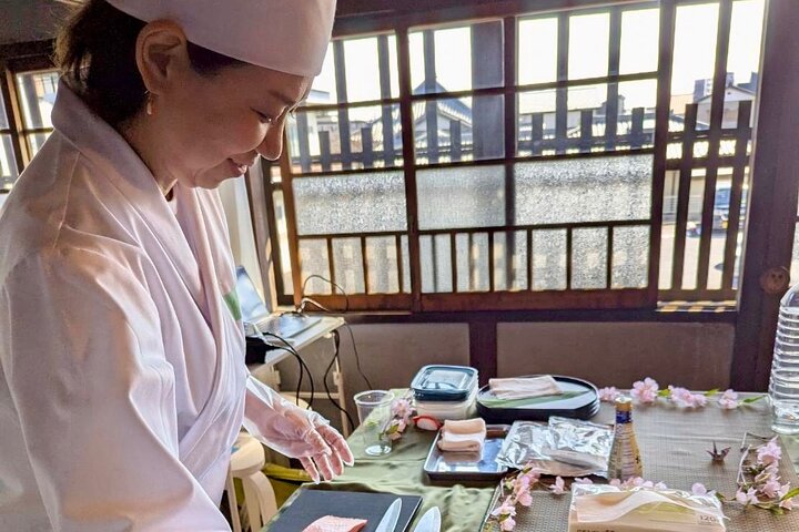 Little EDO Sushi Making workshop in Kawagoe