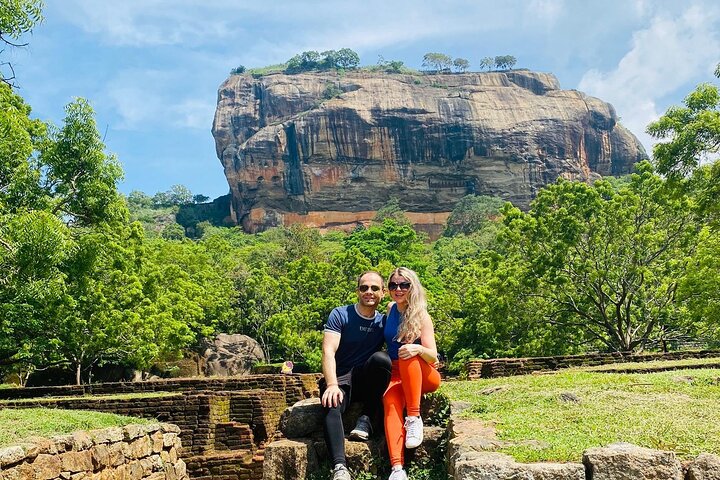 From Colombo: Sigiriya and Dambulla Day Trip and Safari