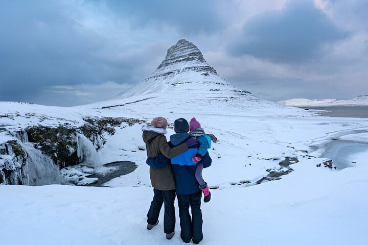 Reykjavik: Small Group Snaefellsnes Peninsula Tour in Spanish