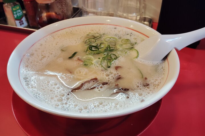Fukuoka: Nakasu Food Stall Private Guided Tour with Tastings