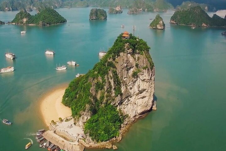 Ha Long Bay 3D2N Premium Cruise Experience from Hanoi