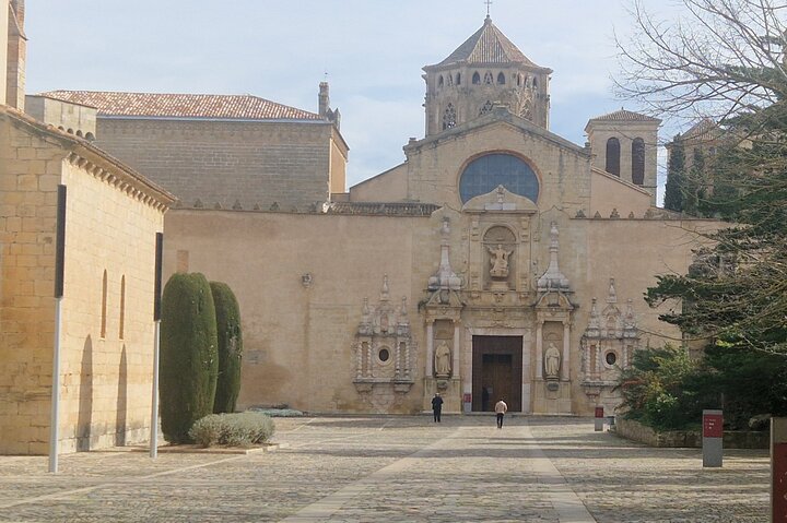 Tour monastery Poblet with hotel pickup