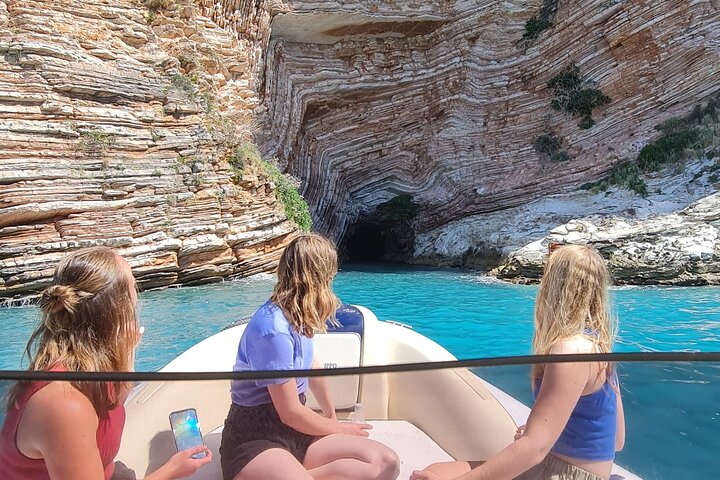 Speedboat Tour Swimming Snorkeling in Pigeon Cave Mirror Beach