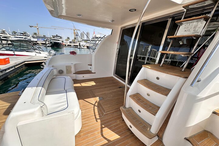 Dubai Private Luxury Cruise on a Stylish 50FT Yacht