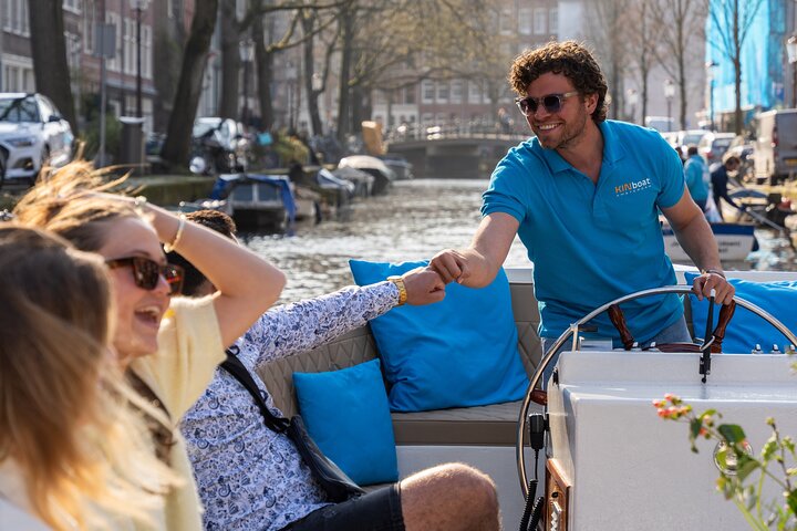 Amsterdam Canal Cruise in Open Boat with Unlimited Drinks Option