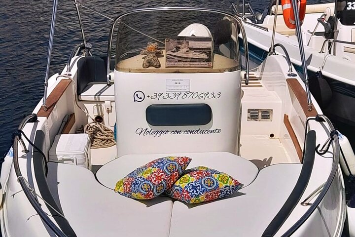 Boat Tour from Lipari between Volcanoes and Uncontaminated Landscapes 4/6 pax