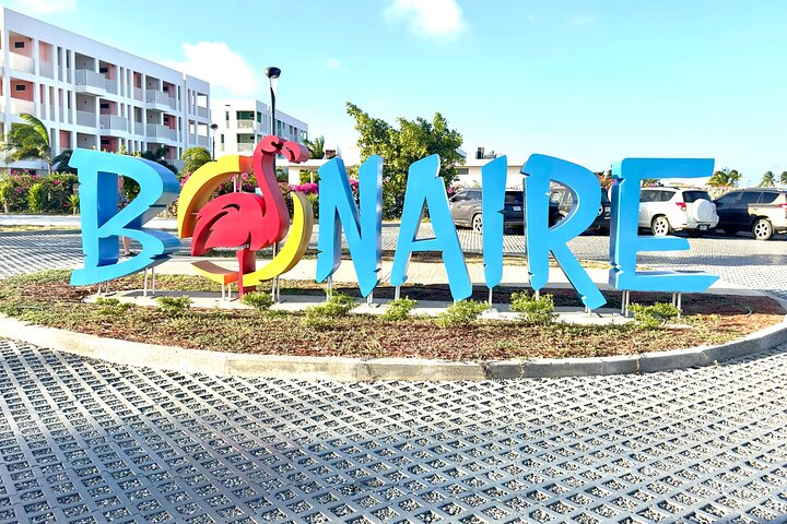 Explore the North & South of Bonaire on your own pase (Private)