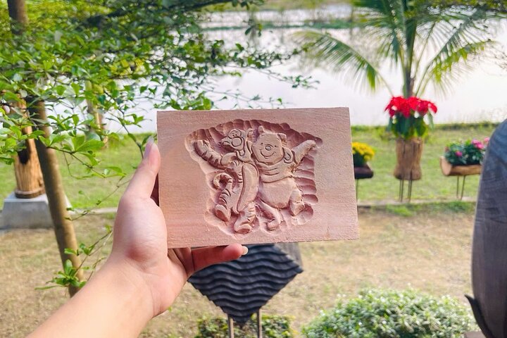 Hoi An Wood Carving: Create Your Art Wood with Master Artisan