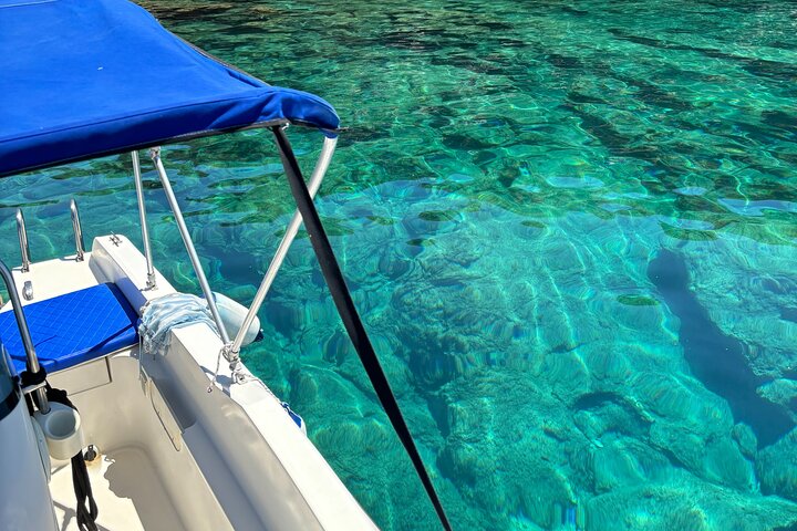 Explore Mani by boat - rent a boat in Kardamili (no licence)