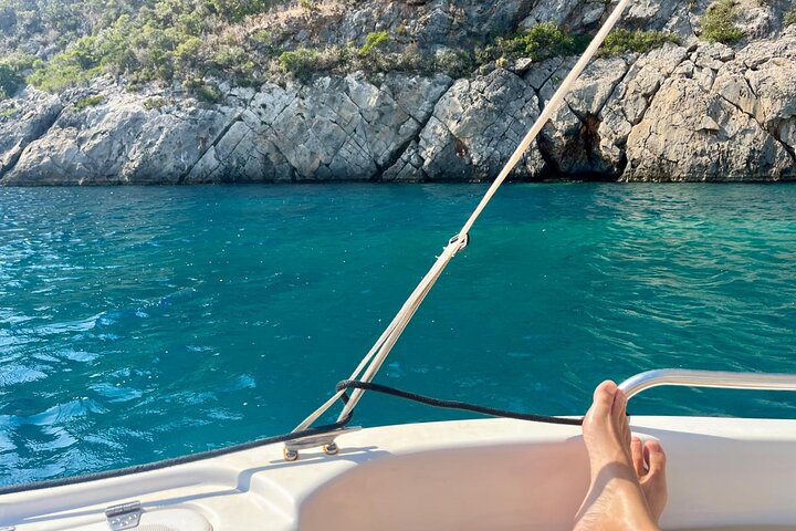 Explore Mani by boat - rent a boat in Kardamili (no licence)