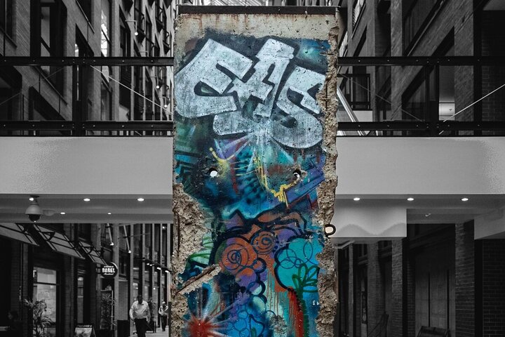 Discover Montreal's Underground City - Reso