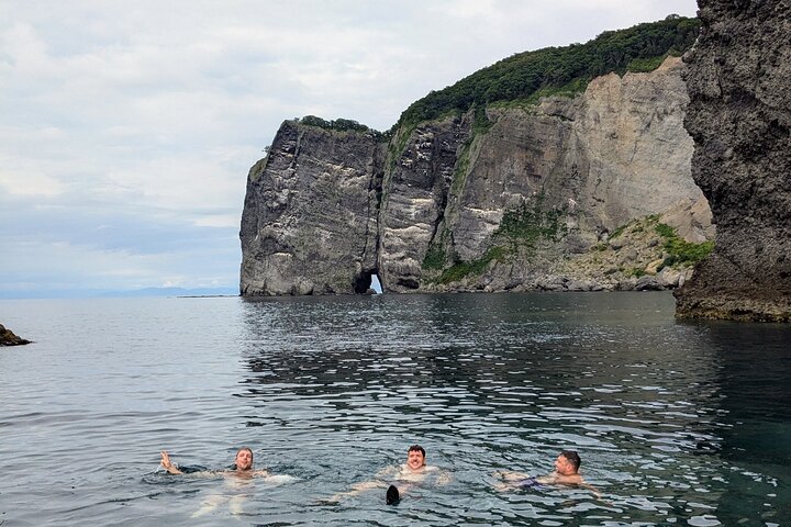 Sea Kayaking Tour – Otaru Coastal Adventure