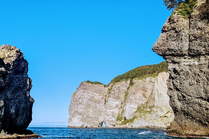 Sea Kayaking Tour – Otaru Coastal Adventure