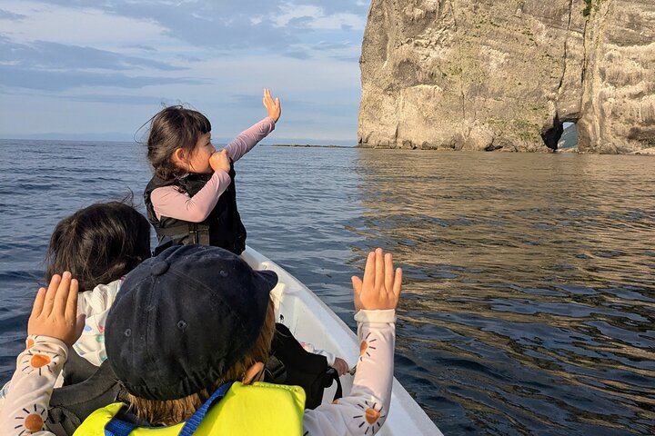 Sea Kayaking Tour – Otaru Coastal Adventure