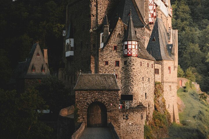 Koblenz: Private Eltz Castle tour with Roundtrip Transport