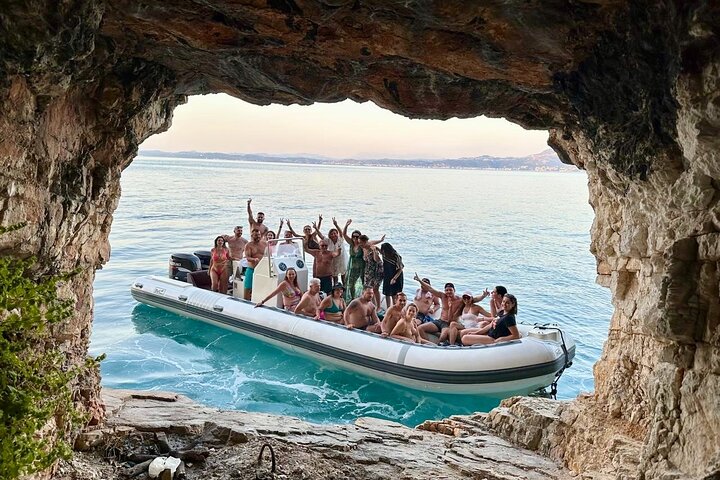 Speed Boat Tour to National Park and Grama Bay