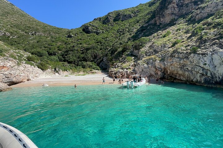 Speed Boat Tour to National Park and Grama Bay