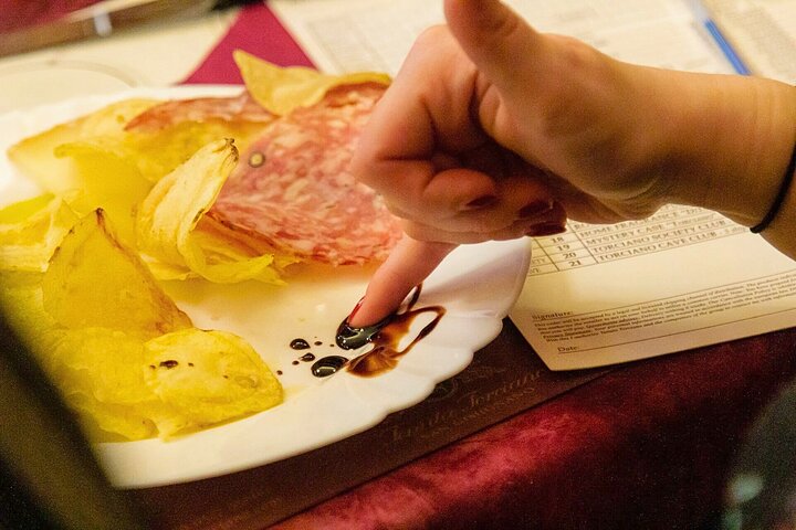 Family-Friendly Tuscany Day Tour for Wine Lovers and Non-Drinkers