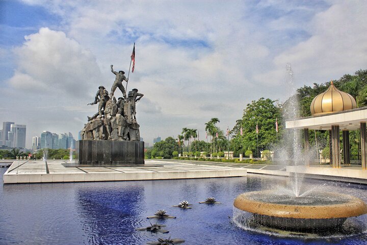 Kuala Lumpur Grand Full Day Guided Tour with 25 Attractions (SIC)