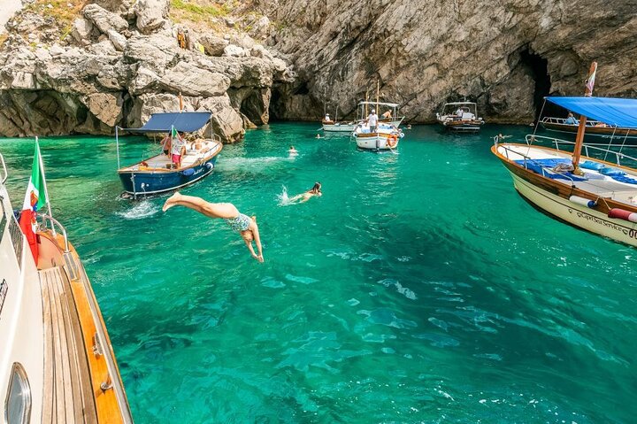 From Sorrento: Positano & Amalfi Coast Boat Tour with Pick Up