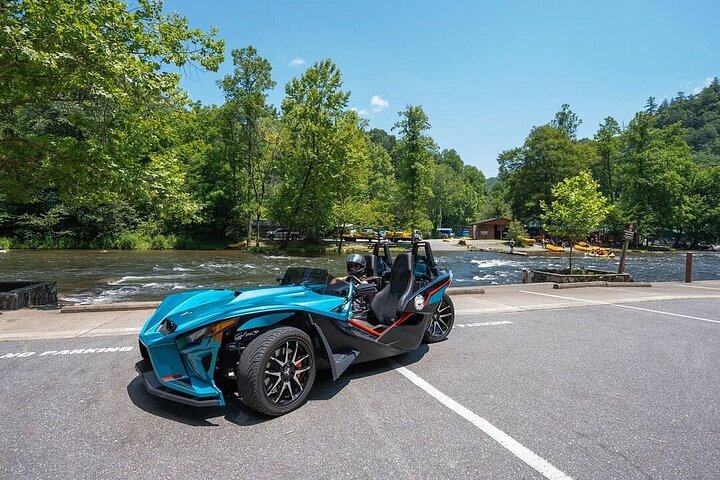 Explore the Great Smoky Mountains in a Polaris Slinsghot