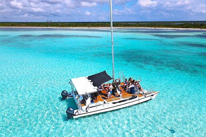 Catamaran Snorkel Adventure to El Cielo and The Money Bar Beach