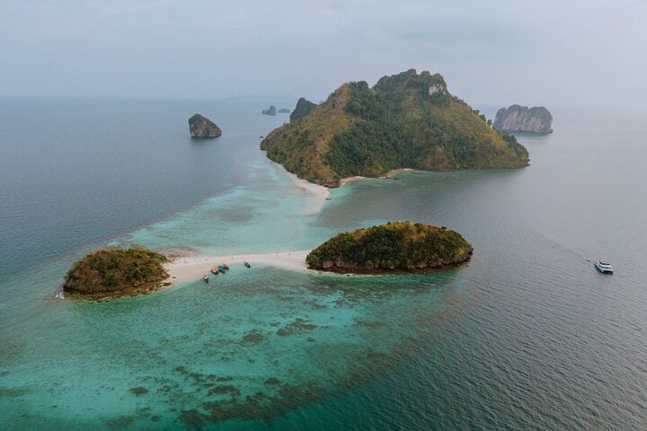 Krabi: 4 Island Luxury Yacht with Snorkelling & Clear Kayaking