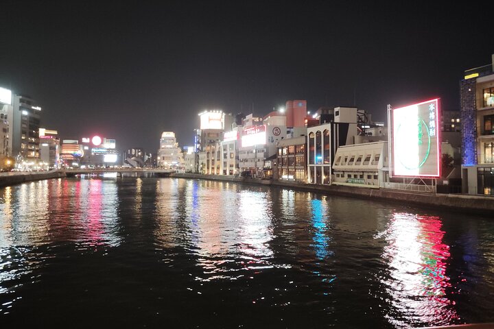 Fukuoka: Nakasu Food Stall Private Guided Tour with Tastings