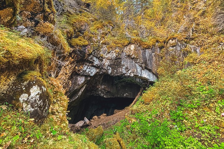 Øyfjellgrotta Cave Exploring