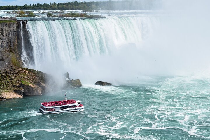 Niagara Falls 1 Day Tour from NYC with Maid of the Mist Boat Ride