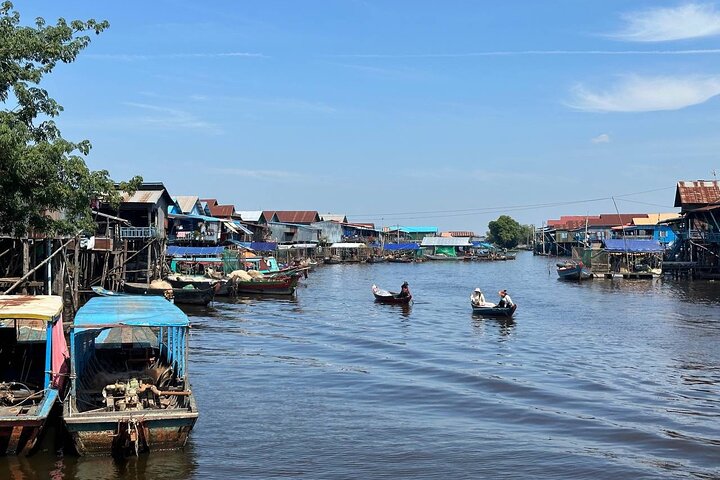 Kompong Phluk Floating Village Half-Day Tour ( Morning / Sunset )