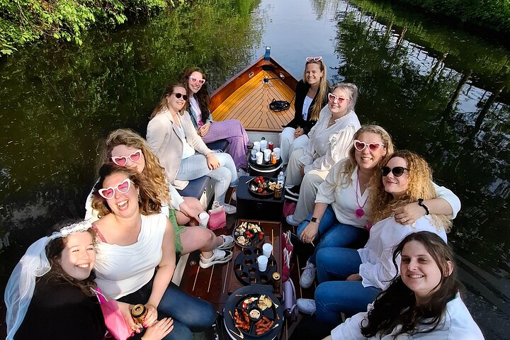 Hague Boat Tour Private Experience