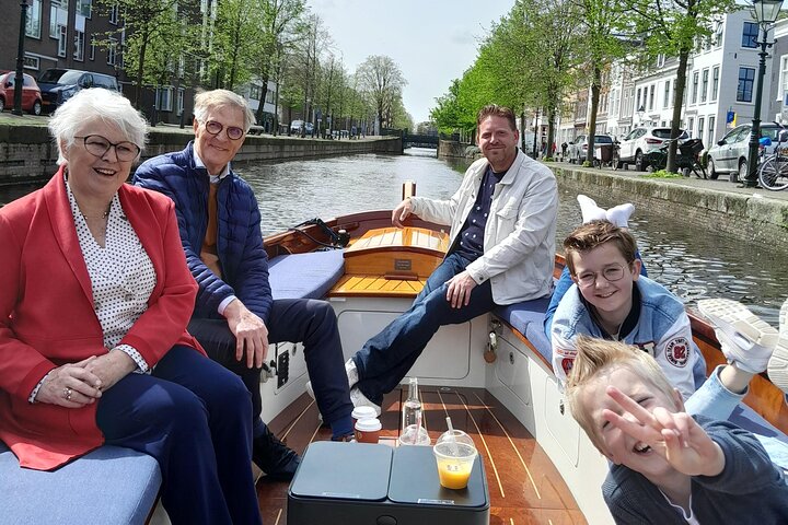Hague Boat Tour Private Experience