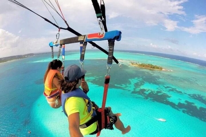Full Parasailing Tour in San Andres Island