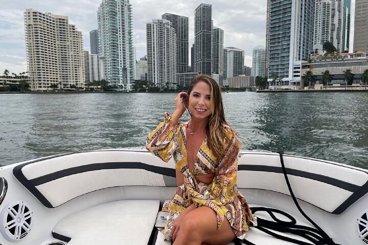 Private Boat Ride in Miami with Experienced Captain and Champagne