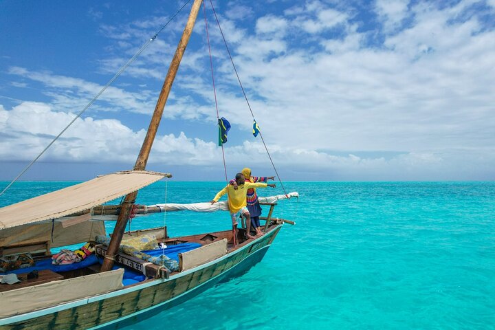 Private/Sharing: Explore Mnemba Island with a dhow