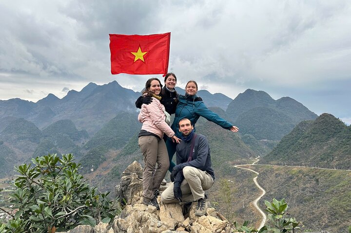 Ha Giang Loop 3D2N Private Car Tour (English speaking Driver)