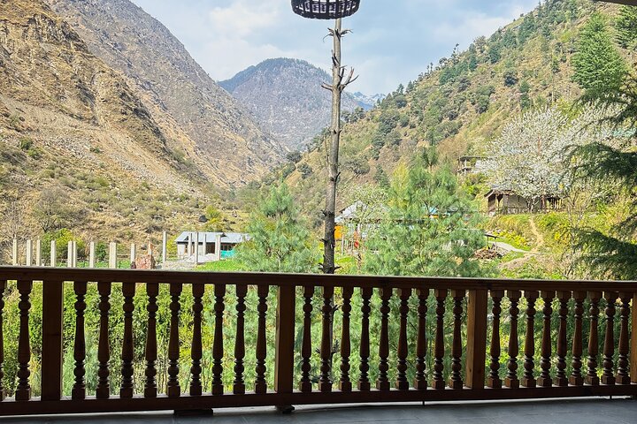 3 Days Luxury Himachal Tour : Ex-Delhi to Jibhi & Tirthan Valley