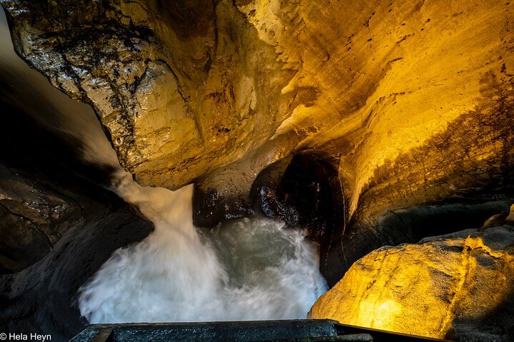 Discover Lauterbrunnen with CHEESE & CHOCOLATE